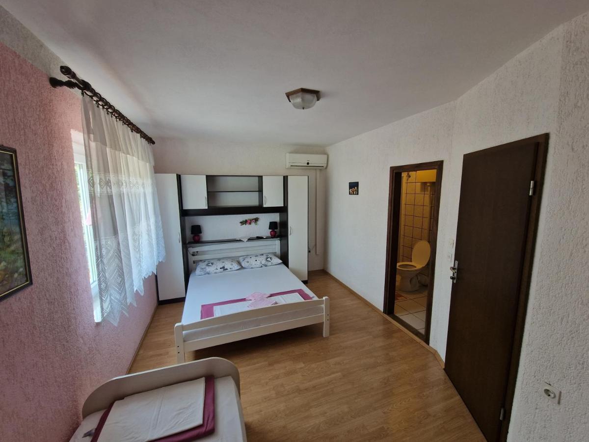 Rooms Anita Sibinj Sibinj Krmpotski Extérieur photo