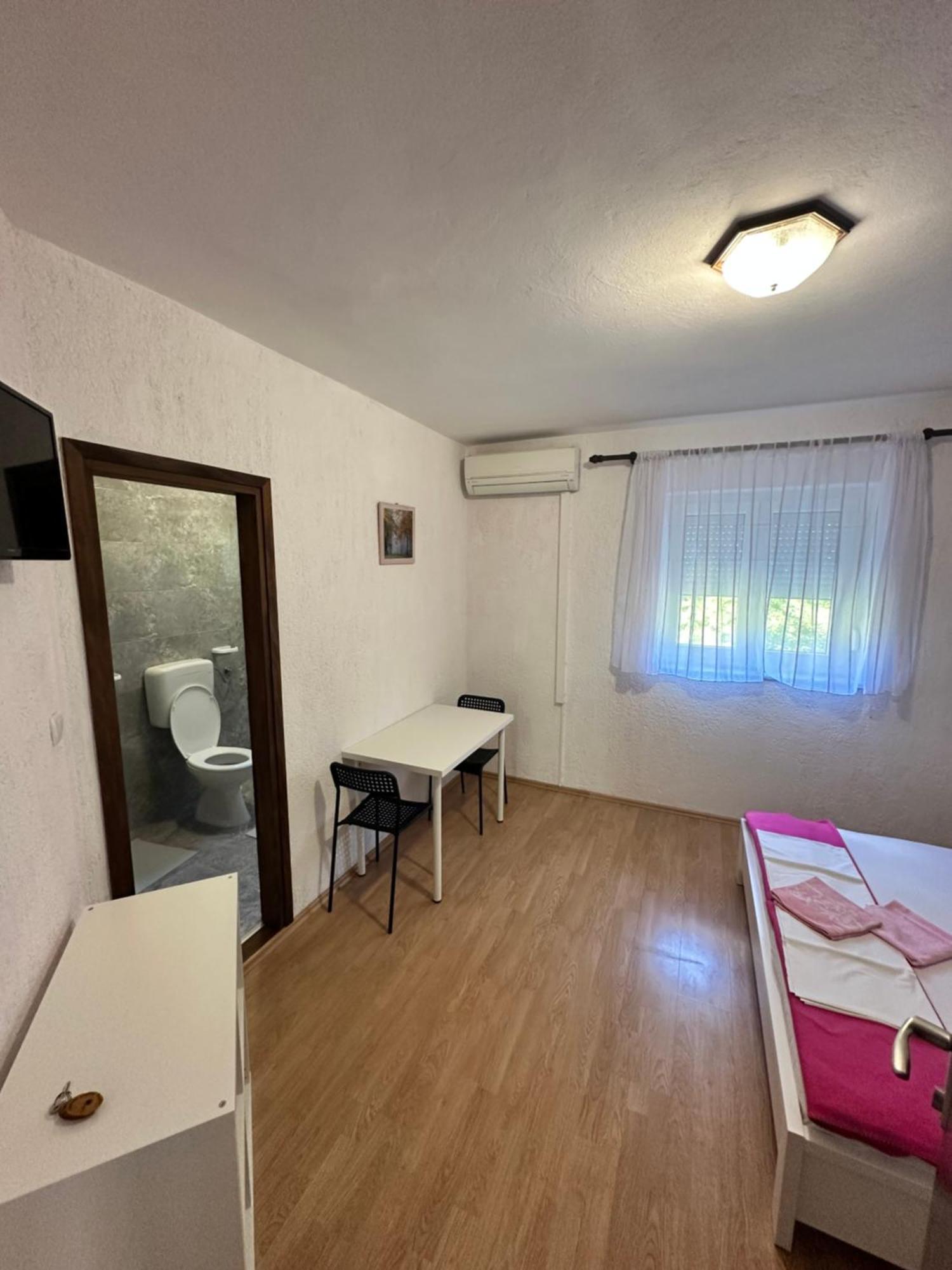 Rooms Anita Sibinj Sibinj Krmpotski Extérieur photo